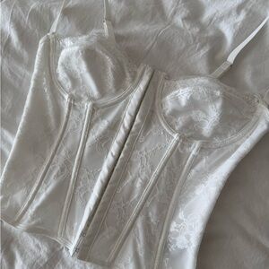 White Lace Corset with clip front and elastic stretch back xs to small